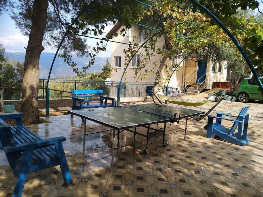הבית ליד הבוסתן Mikhmannim Exterior photo